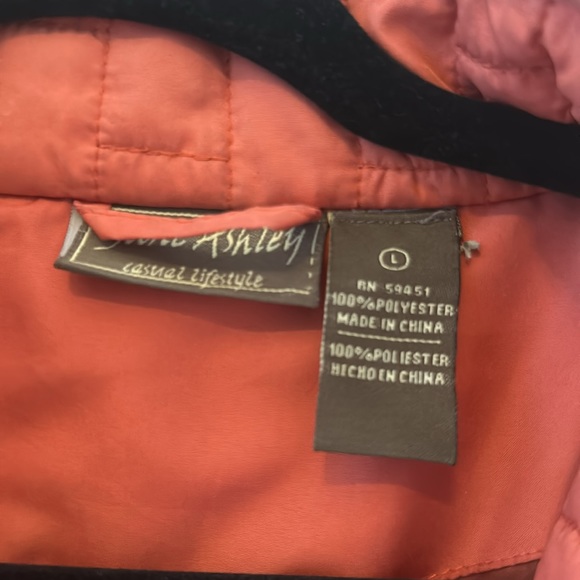 LIKE NEW - orange jacket with zippered pockets - Picture 3 of 4